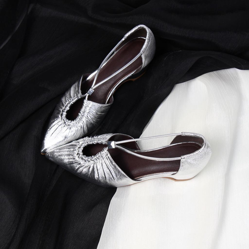 Sheepskin version~ Summer temperament single shoes pointed hollow pleated shoes Ou Ruofeng wears light mouth silver sandals