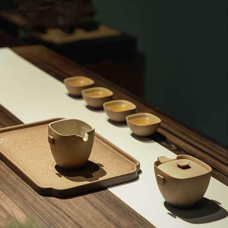 

Edenus Ceramic Kung Fu Tea Set for 4 with Tray