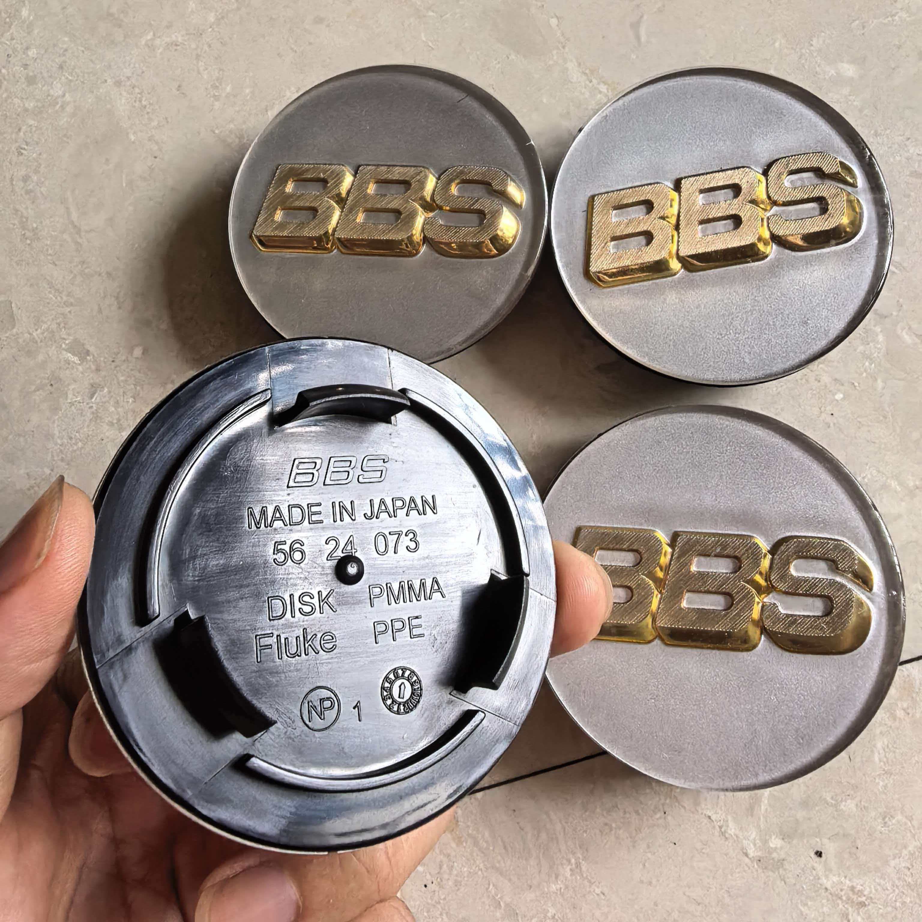 

4pcs 70mm BBS Emblem White Gold Car Wheel hub center Cap Hub BBS Center Caps Logos 56.24.120 56.24.073 Accessories