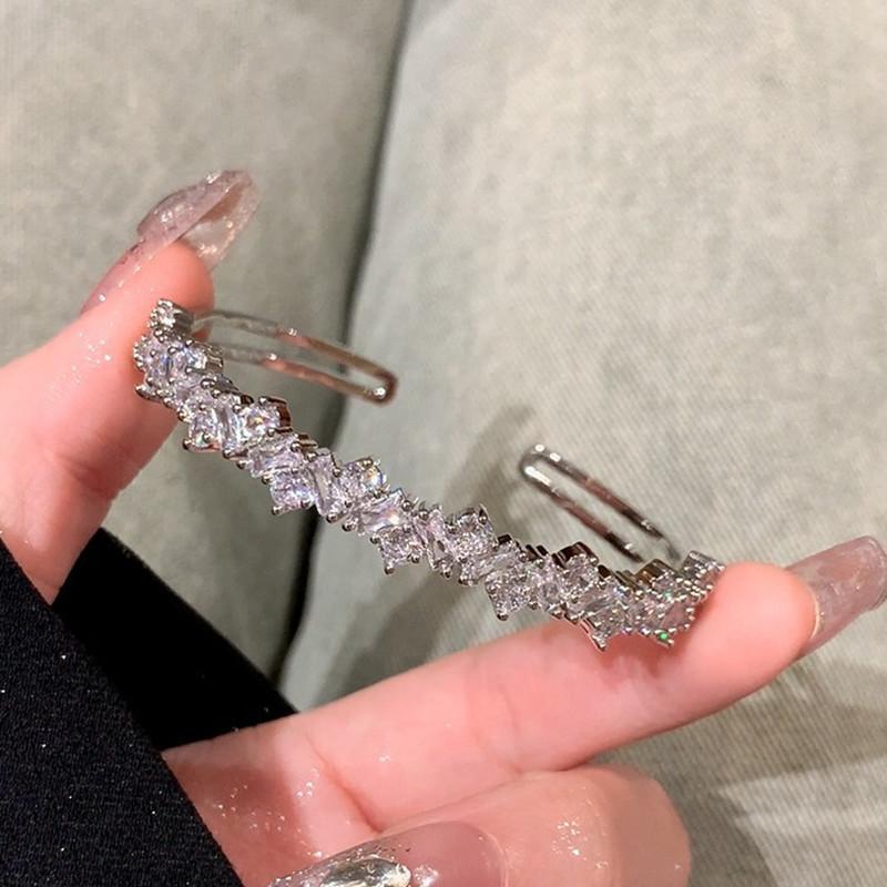 

New Luxurious Shiny Irregular Crystal Bracelet for Women Fashionable Personalized Daily Accessories Party Zircon Birthday Gifts