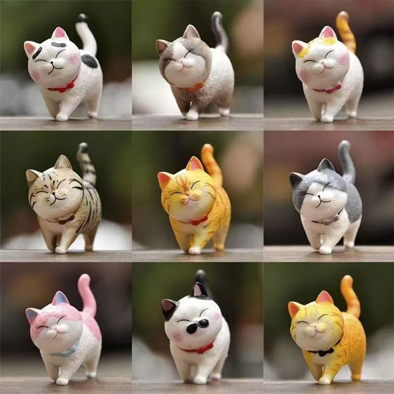 9 Stück Süße Katzen-Ornamente Set Kawaii Schreibtisch-Dekoration Für Zuhause Büro Mini-Katzenfiguren Mit Glöckchen Perfektes Geburtstagsgeschenk