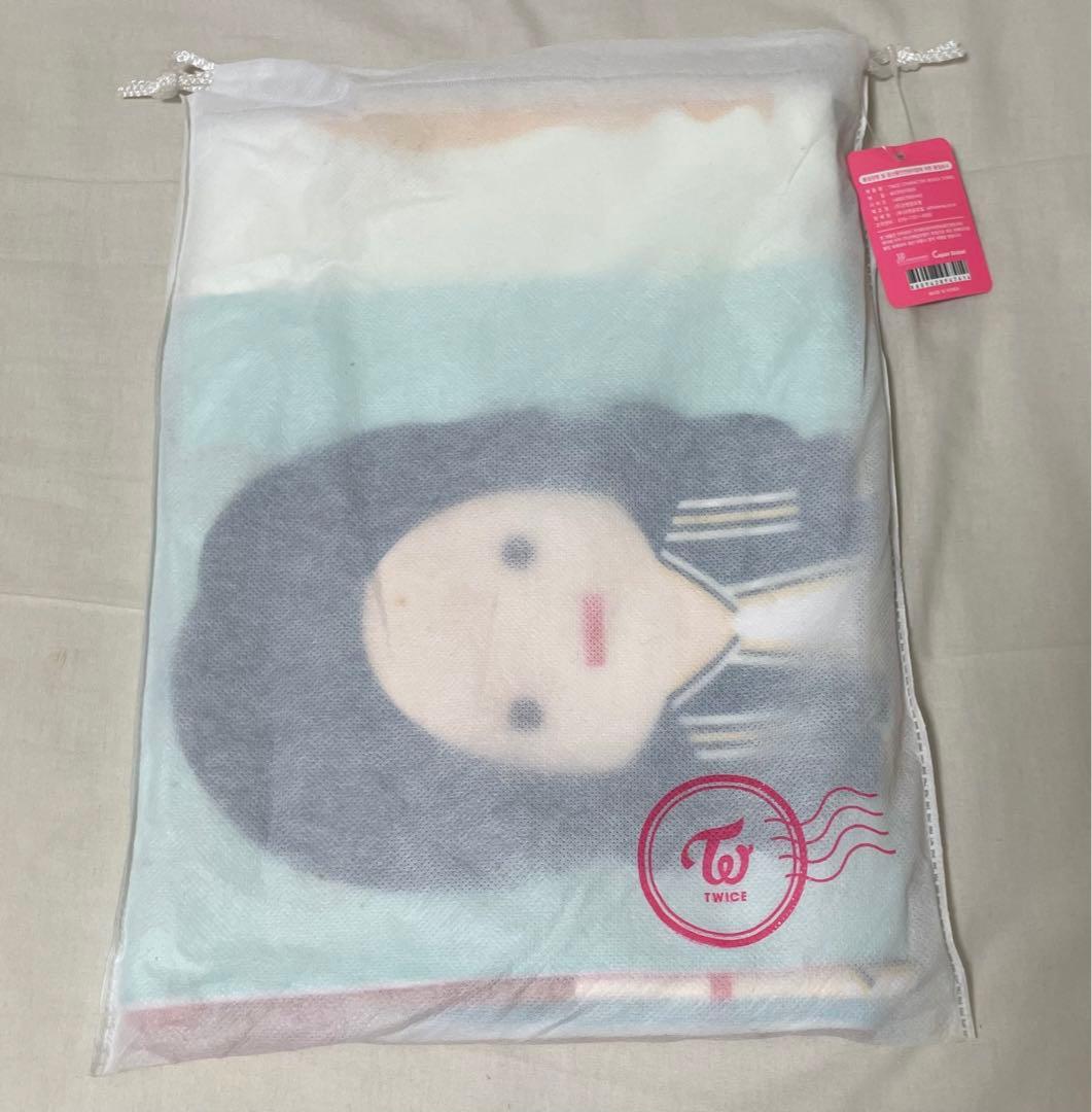 [USED] TWICE Doo Doo Yi POP UP Beach Towel