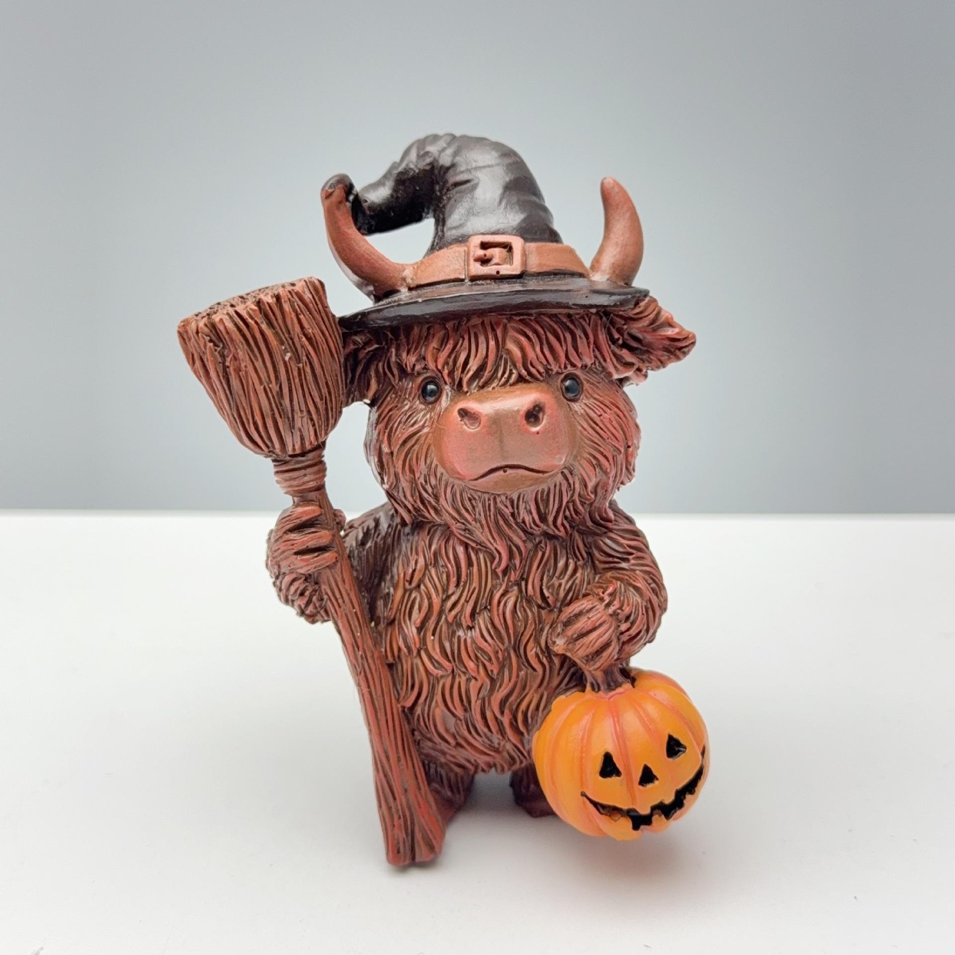

Christmas highland yak decorations, resin handicrafts, home garden table decorations, gifts, Halloween table decorations
