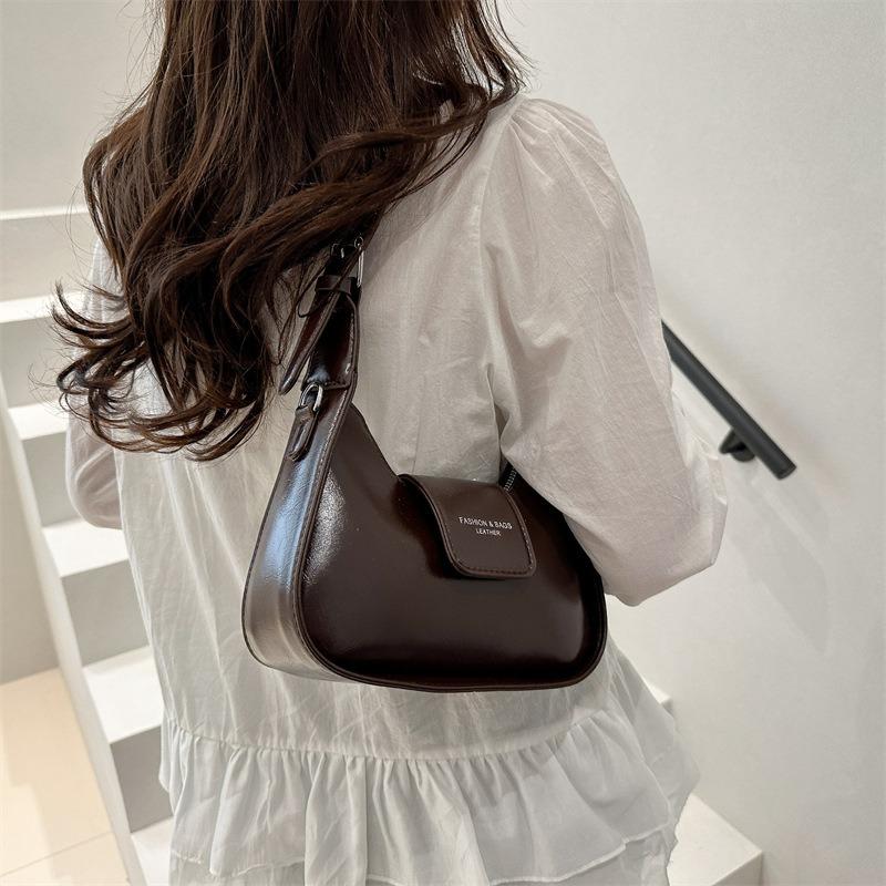 Summer New Feeling Armpit Bag Shoulder Bag Messenger Bag Women's Fashion Buckle Niche Design Handbag