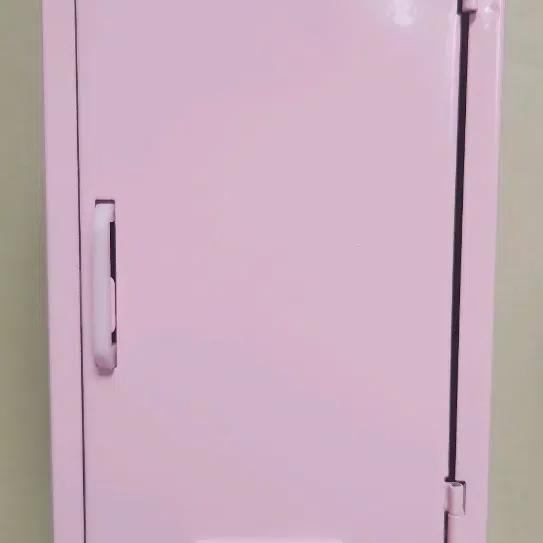 

Aespa Mini Cabinet