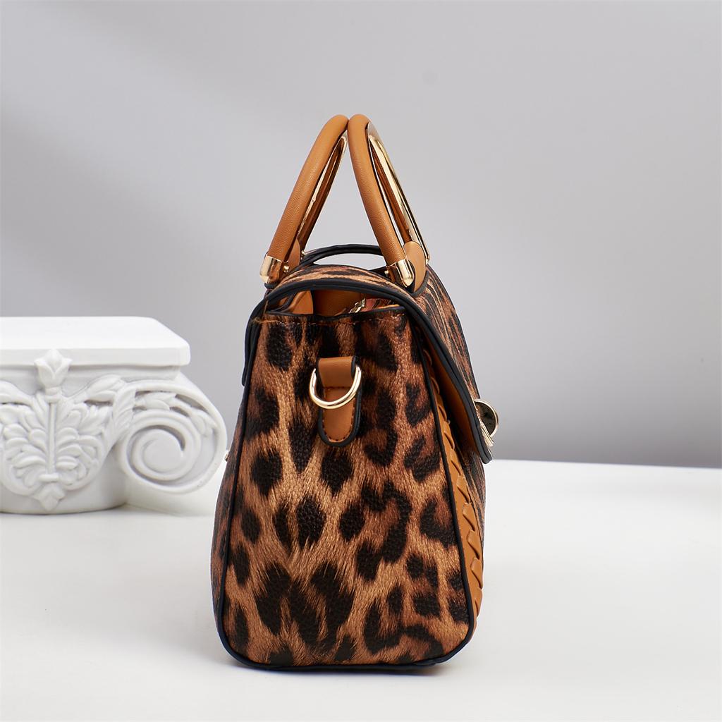 New Leopard Print Women's Crossbody Bag Fashion All-Match High-End Texture Small Square Bag
