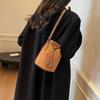 Retro casual bucket bag women's new autumn fashion simple shoulder bag niche design messenger bag