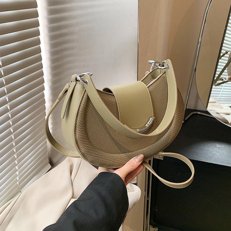 Super fire niche bag women's 2025 new fashion versatile messenger bag spring and summer popular single shoulder armpit bag