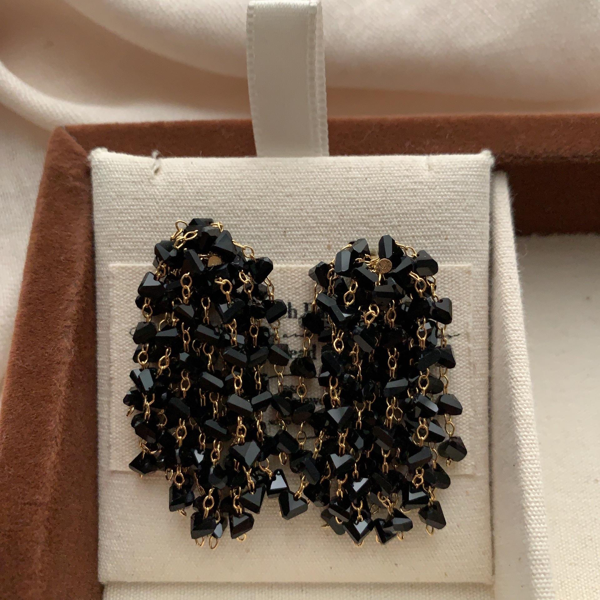 Colorful bright fringed earrings, earrings, retro shining light luxury gorgeous niche exquisite elegant fashion personalized earrings