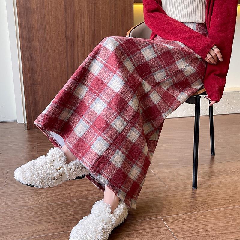 Tweed Package Hip Skirt Autumn and Winter Retro 2025 New Mid-length Skirt Women's Versatile High-waisted Skinny A-line Plaid Bustier