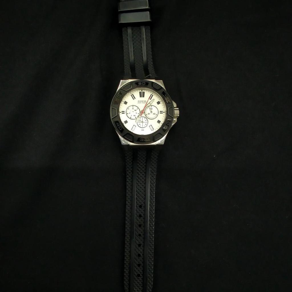 Used GUESS W0674G3 Quartz Watch
