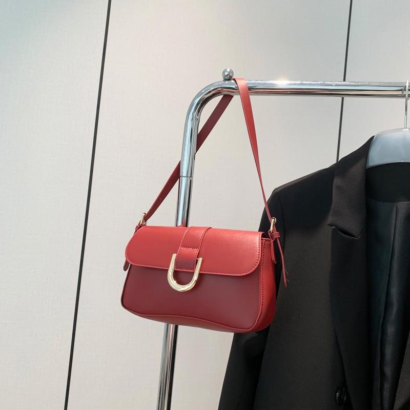 High-value bag women's 2025 new retro burgundy horseshoe buckle fashion hand-held underarm bag shoulder messenger bag