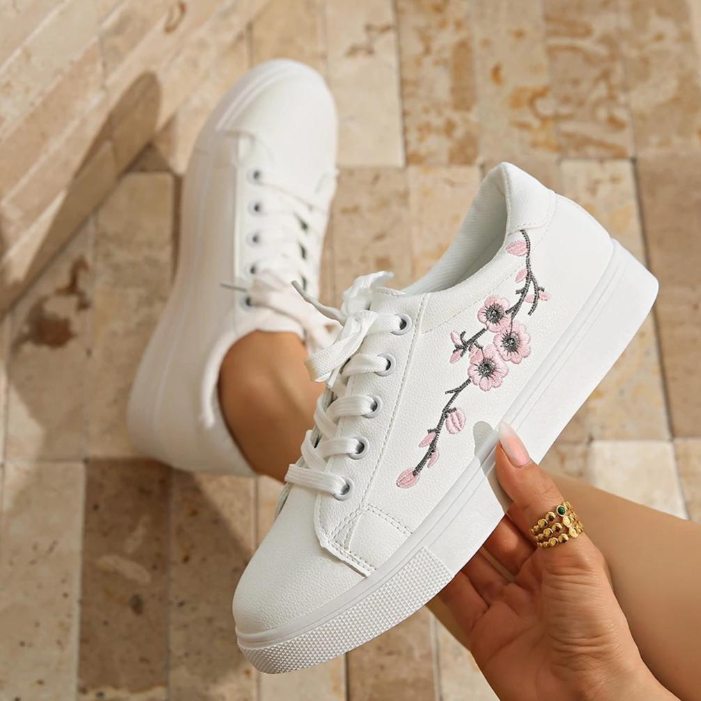 Fashion Women Sneakers Student Casual Knot Designer Summer Floral Pattern Sneakers Embroidered Flat Bottom Low Cut White Shoes for Women