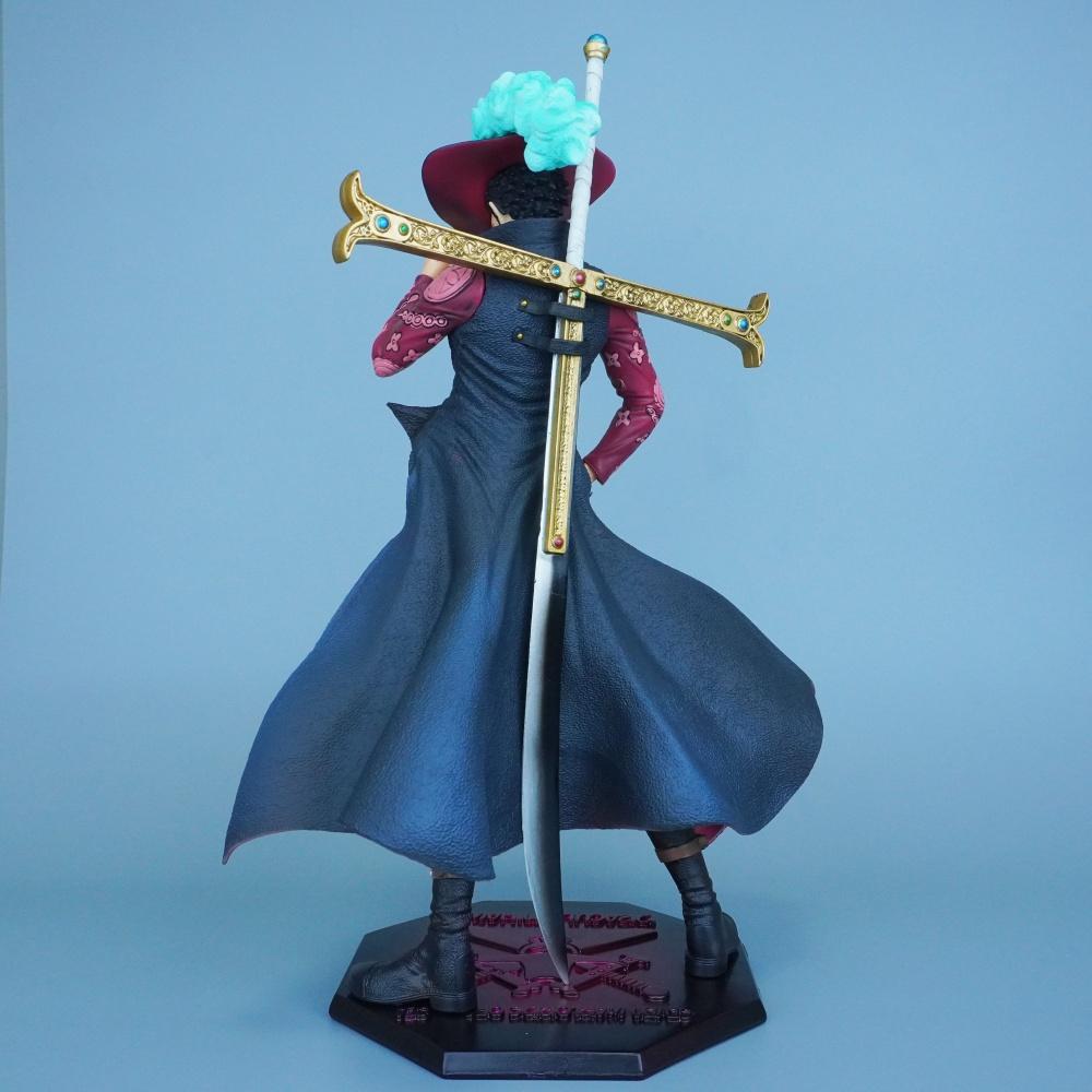 30cm/11.81in Anime One Piece Figure Dracule Mihawk Action Figures Pvc Statue Desktop Ornamen Collection Model Toys Gifts Poseable Articulated Scale