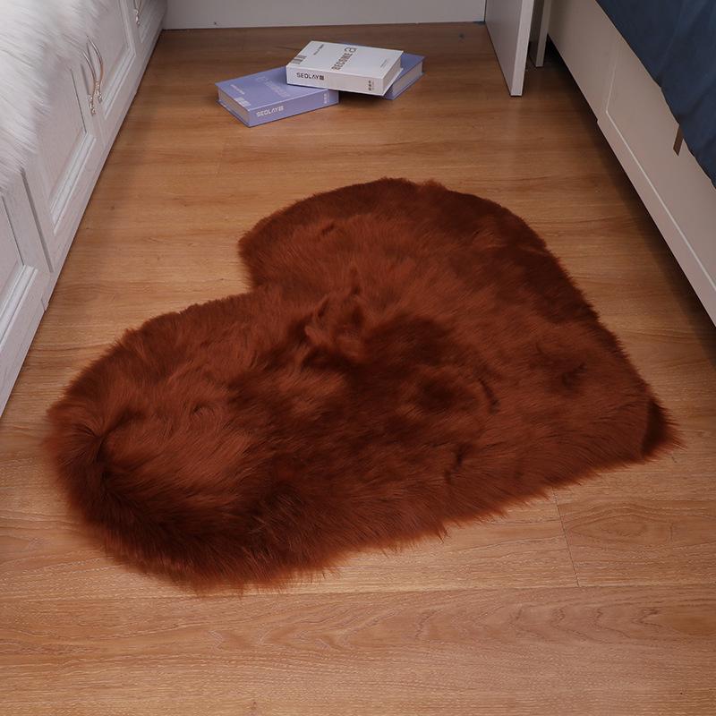 Heart-Shaped Plush Imitation Wool Rug and Cushion for Living Room or Bedroom