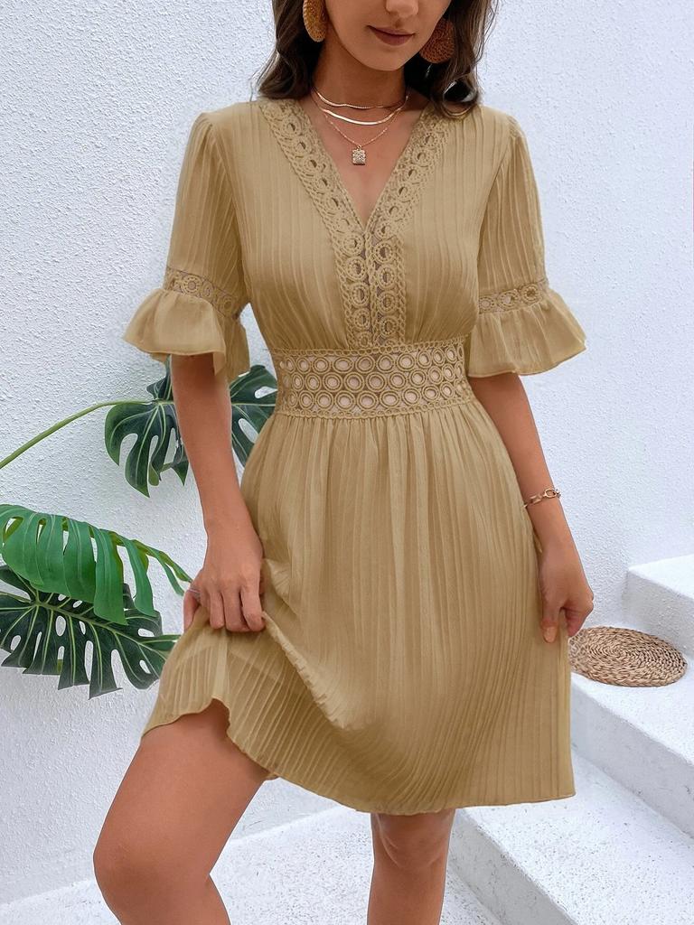 Women's summer new splicing lace fashion V-neck waist solid color dress
