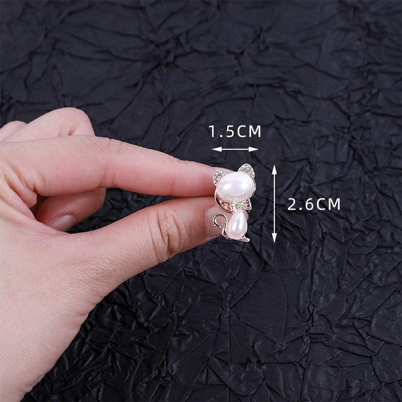 Luxury Animal-Themed Corsage: Elegant Holiday Gift for Women