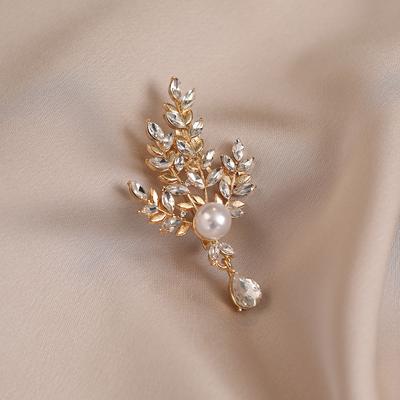 Stylish and Simple Leaf Brooch, High-end Sense of Light Luxury, High-end Women's Elegant Temperament Pin, Coat Accessories