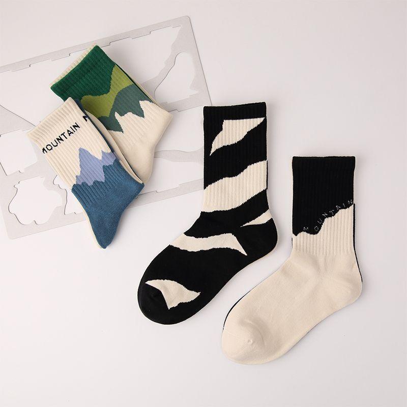 Asymmetrical A/B Style Couple Socks–Harajuku Mismatched Cotton Socks,Fun Casual Unisex Gift for Street Fashion Lovers