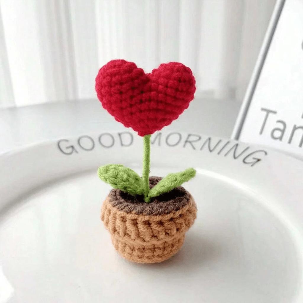 1pc Heart Shaped Potted Plant, Romantic Handmade Knit Imitation Flower Pot, Home Decorative Mini Ornament, Weaver Knitted Thread Crochet