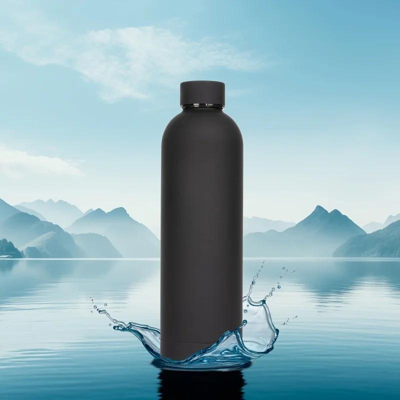 750ml Isolerad Flaska Enfärgad Rostfri Stålkanna med Lock Stor Kapacitet Iskaffekopp Bärbar för Körning Resor Hemma