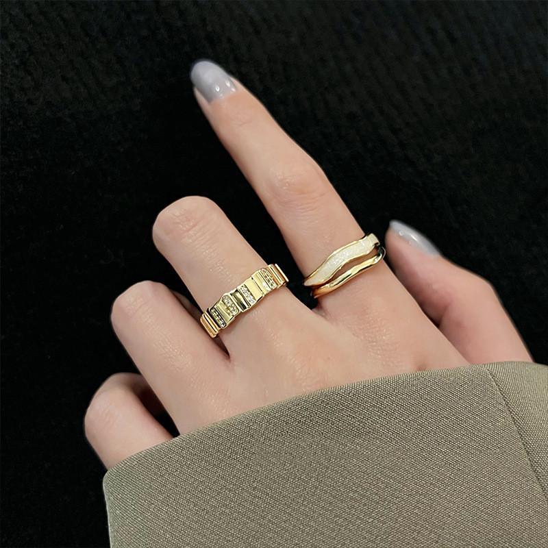 White Adjustable Fashionable Mother Of Pearl Ring For Women Stylish Geometric Design Accessory