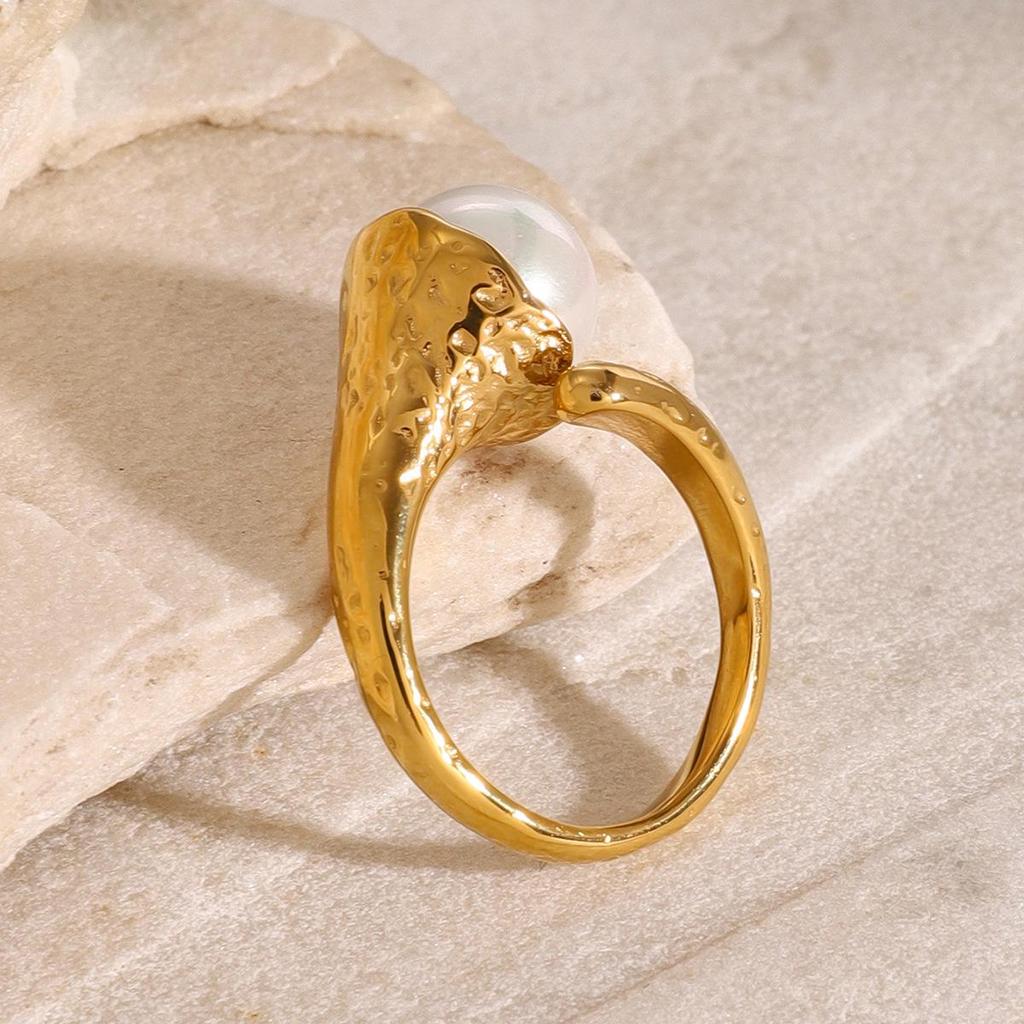 Elegant 18k Gold Stainless Steel Open Ring with Hammered Texture and Inlaid Pearl Bead