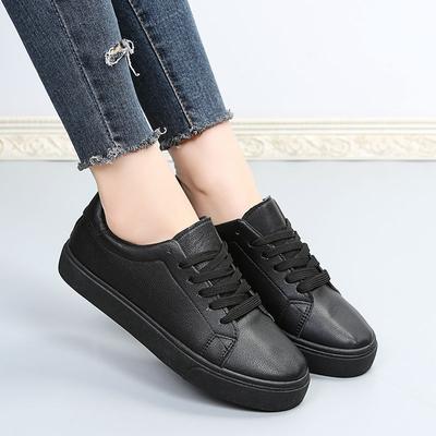 Chaussures de Sport Noires pour Femmes, Surface en Cuir Synthétique, Chaussures à Semelle Souple Imperméables et Antidérapantes, Super Douces, Légères et ne Fatiguant pas