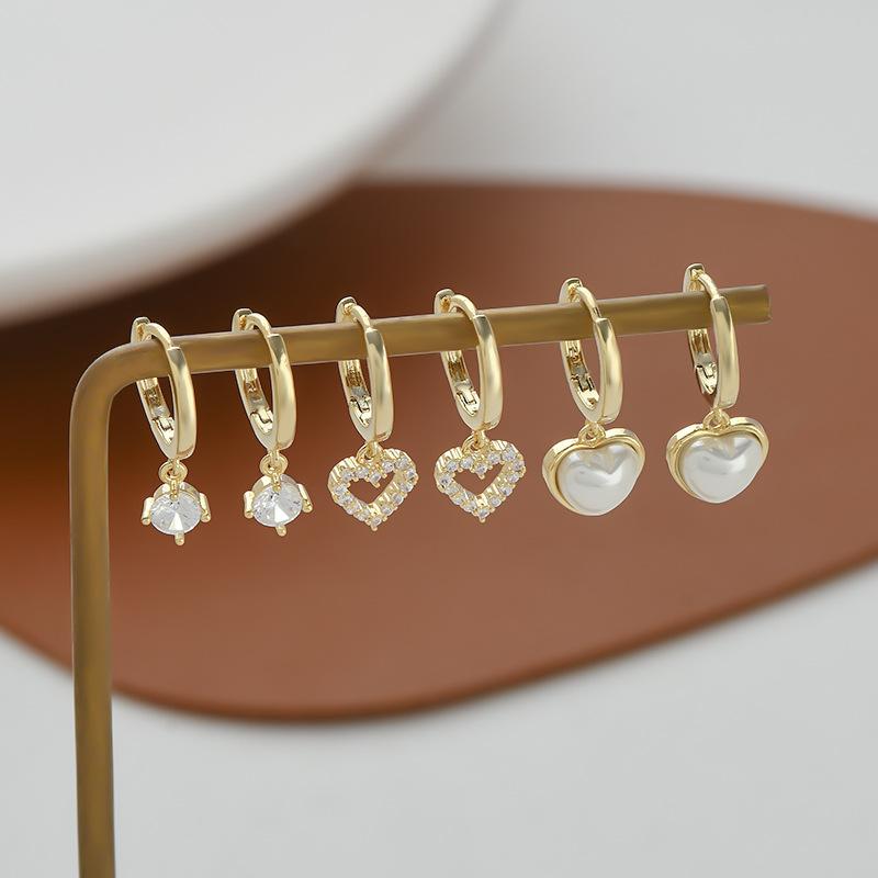 Ear Buckle Three Pairs of Heart Pearl Earrings Delicate Shine Zircon Cute Earrings Female Buckle Fashion Jewelry Women Party Gift Accessories