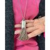 Elegante Rosshaar-Quasten-Halskette - Vielseitige High-End-Pulloverkette mit Nischen-Design-Anhänger für Damen