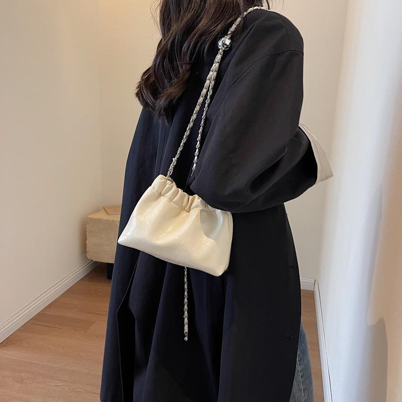 Korean fashion large-capacity chain bag women's new 2025 summer simple bucket bag niche texture messenger bag