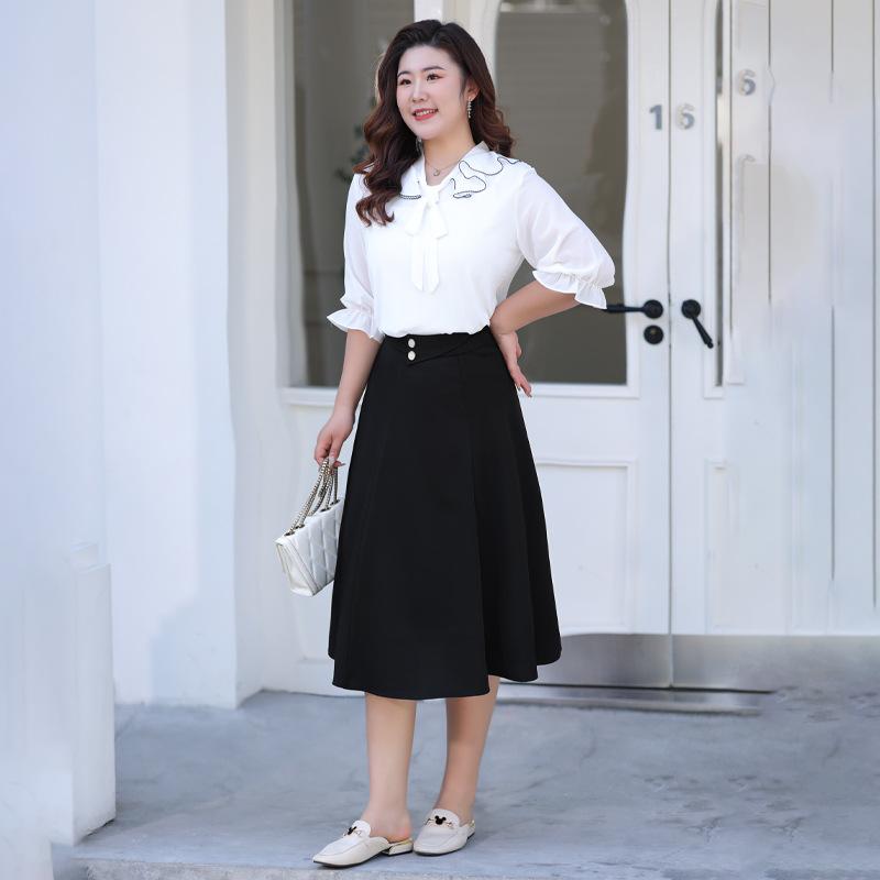 Women's Mid-length Skirt for Spring and Summer Which Covers The Legs and Makes One Look Slimming and Elegant