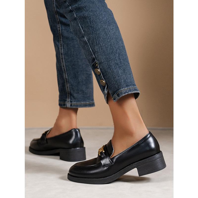 Vintage chain low-top shoes 2025 autumn new plus-size British style mid-heel small leather shoe women