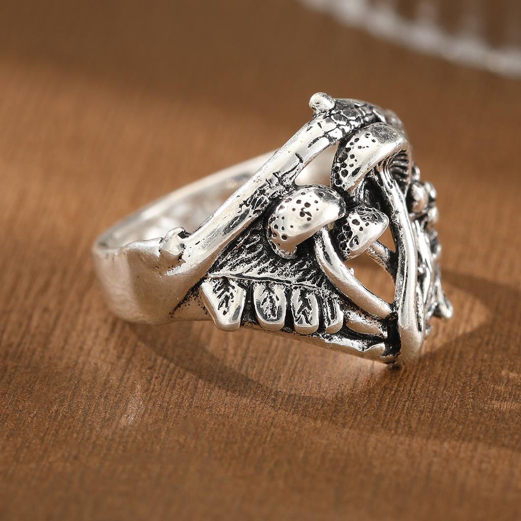 Retro-style hollow mushroom-shaped ring made of copper. Women's jewelry ring. Suitable for daily wear and for office outfits.