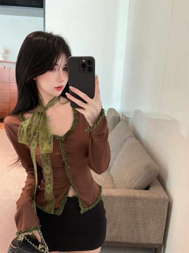 Retro Girlish Lace Patchwork V-neck Base Shirt for Women's Maillard Outfit Hanging Neck and Flowing Ribbon Slim Fit Top