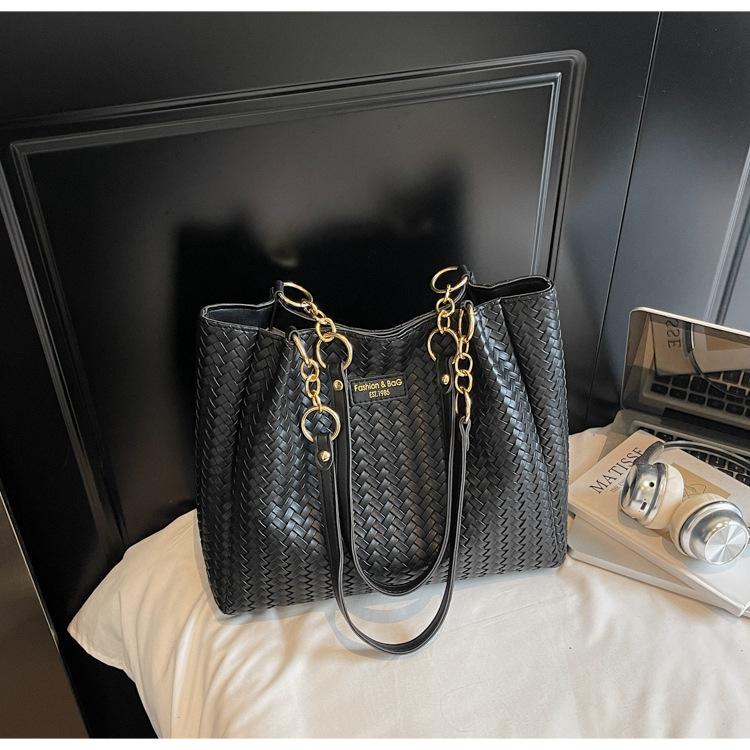 Large Capacity Woven Tote Bag Women's 2025 New Autumn and Winter Retro Versatile Handbag Casual Commuter Shoulder Bag