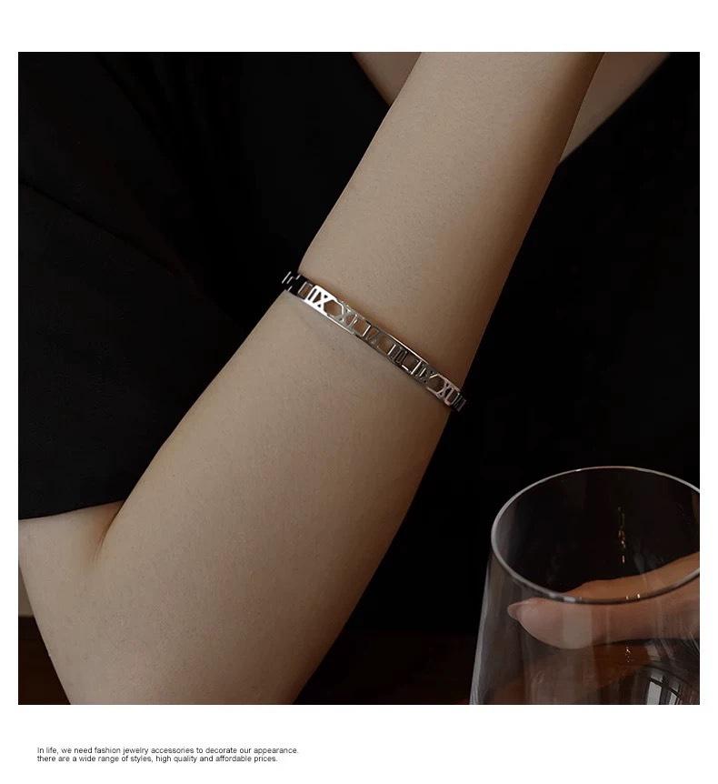 Gold Plated Titanium Steel Roman Numeral Bracelet for Women - Korean Style Fashion Couples' Accessory