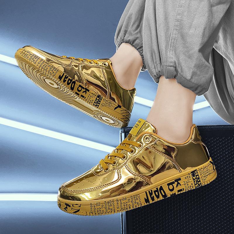New Gold Sneakers Flat Leather Casual Shoes Glitter Sneakers Men Hip-hop Streetwear Skateboard Shoes Men 2026 Designer Footwear