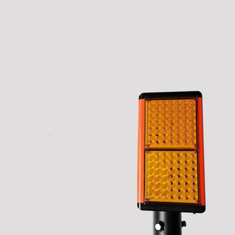Solar Yellow Flashing Traffic Signal Light Standard