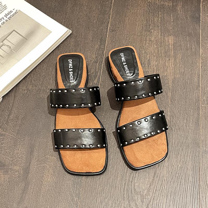 

Foreign trade 2025 summer new one-word slippers roman sexy rivet flat heel fashion beach cool slippers women 35