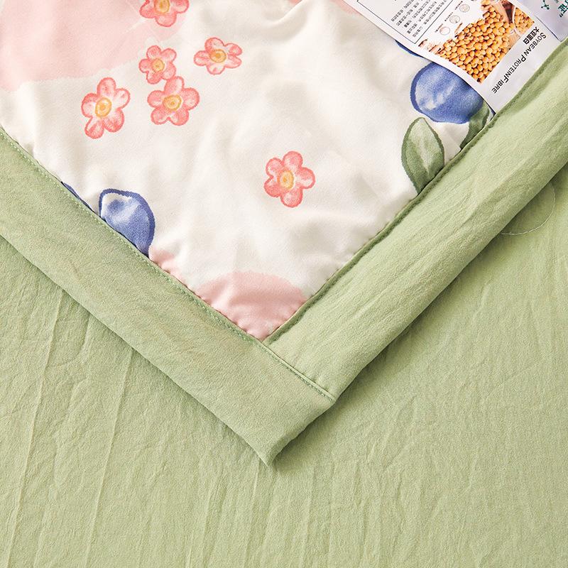 7A Antibacterial Printed Soybean Summer Quilts Cartoon Air Conditioning Quilt for Dorm Home Skin-Friendly Cozy Cooling Blanket