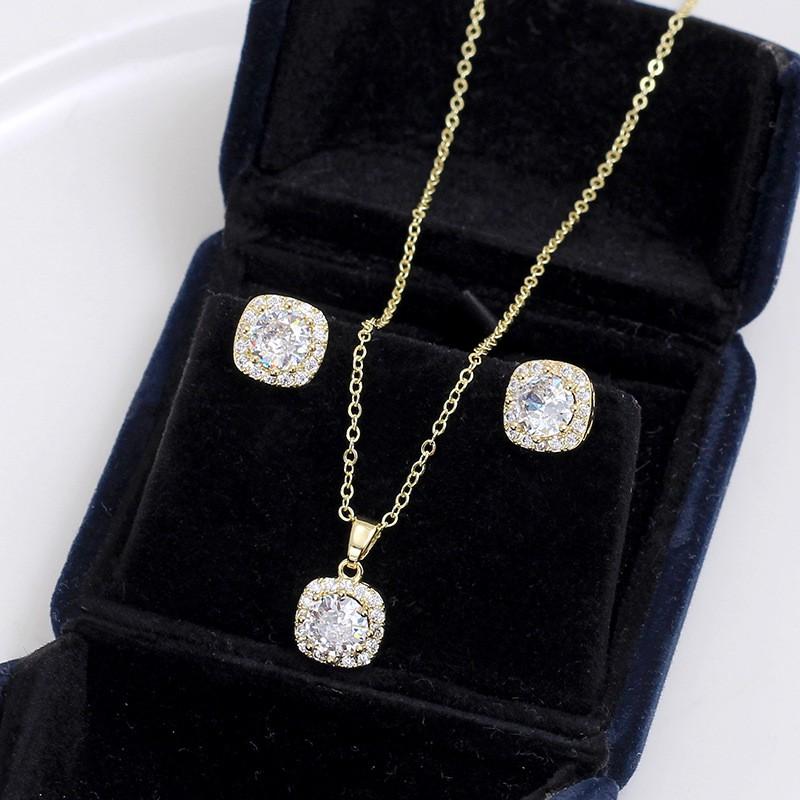 Elegant Zircon Lucky Clover Necklace Earring Set Women Light Luxury Geometric Pendant Jewelry Party Office Wear