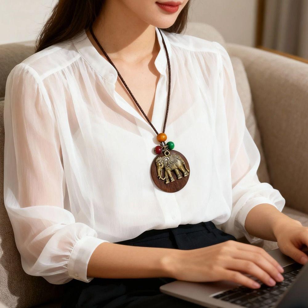 Colar com Pingente de Madeira Estilo Boho Folhas Vazadas Pingente para Roupa Corrente de Suéter Vintage Presentes