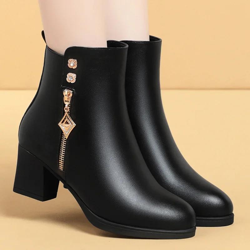 Fashion Women Leather Boots Genuine Leather Plush Boots Winter Warm Thick Heel Brand High-heeled Fashion Snow Boots Women Short Boots
