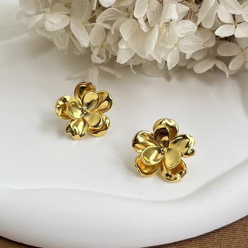 Gold Color Metal Flower Earrings for Women Multi-layers Petals Bohemian Blooming Flowers Earring Simple Design