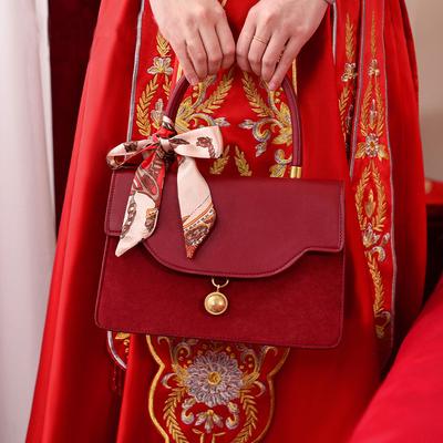 A High-end Wedding, A Red Bride's Wedding Bag, A Middle-aged Woman's Crossbody Single-shoulder Bag, A Niche Brand
