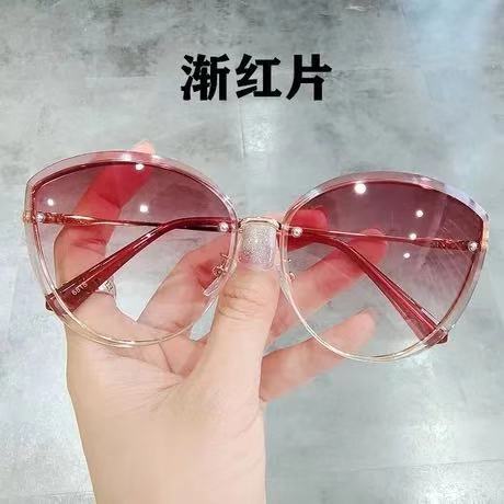 Fashion Cat Eyes Sunglasses Women Metal Female UV 400 Protection Vintage Ladies Stylish Design Oversized Square Sunglasses For Women