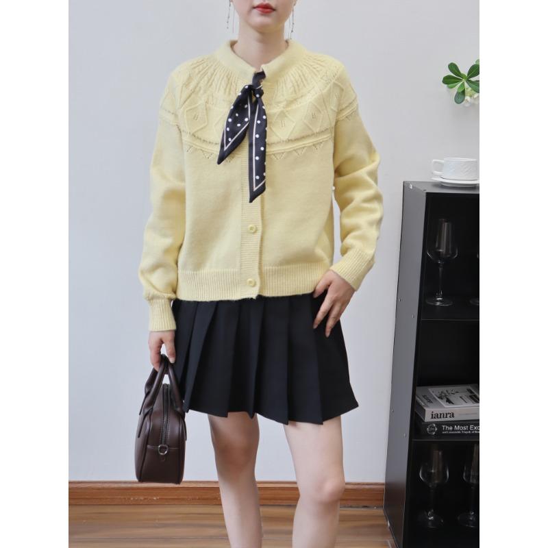 

Autumn and winter new silk scarf design sense gentle wind knitted cardigan temperament soft waxy sweater jacket women one size fits all жёлтый