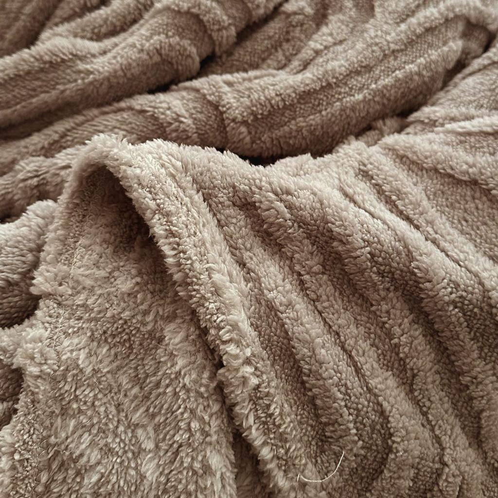 Luxurious Single - Layer Taffeta Blanket Flanged Edge for Naps and Sofa Cover with Feature
