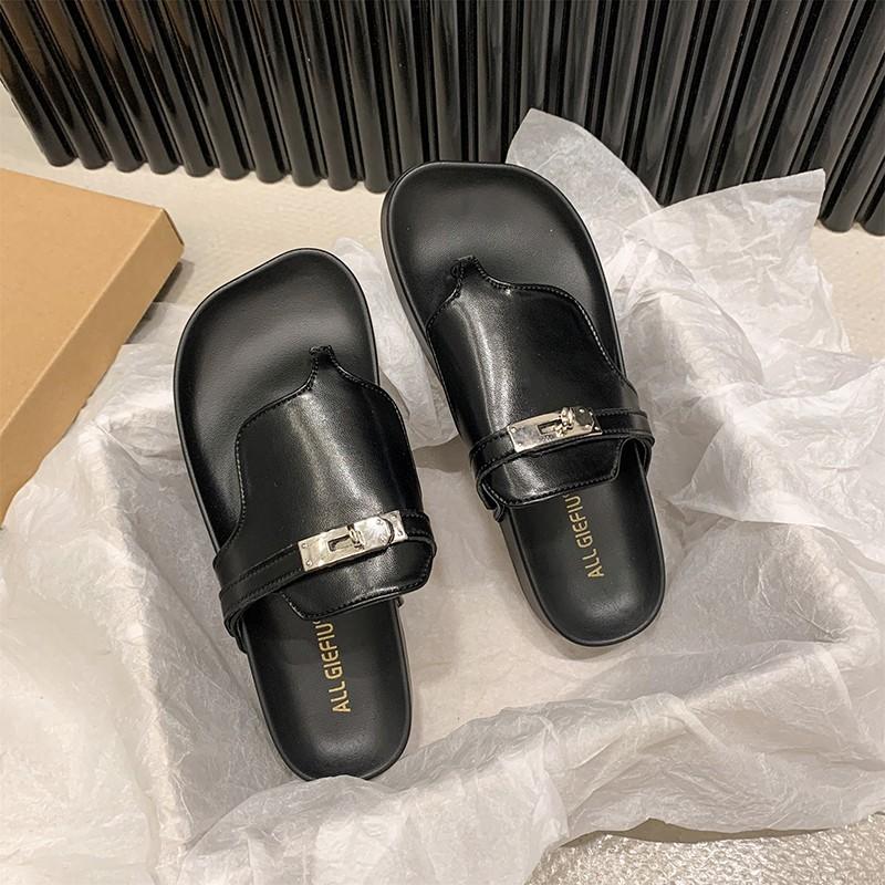 

Thick-soled casual sandals one-word slippers women s shoes wear 2025 new summer black shit-stepping beach sandals 35 чёрный